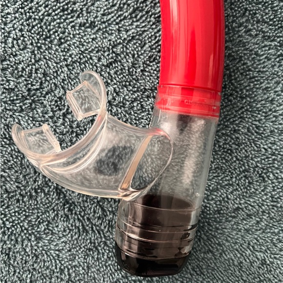 AQUA LUNG SWIM MASK AND SNORKEL- NEW RED AND BLACK- ADULT SIZE - Picture 8 of 11